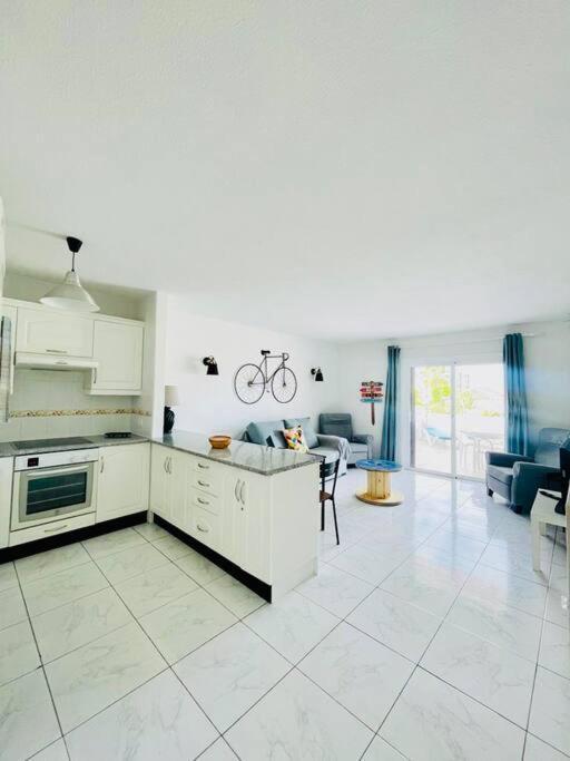 Comfy Home With Large Terrace Five Minutes From Ocean ロスクリスティアーノス エクステリア 写真